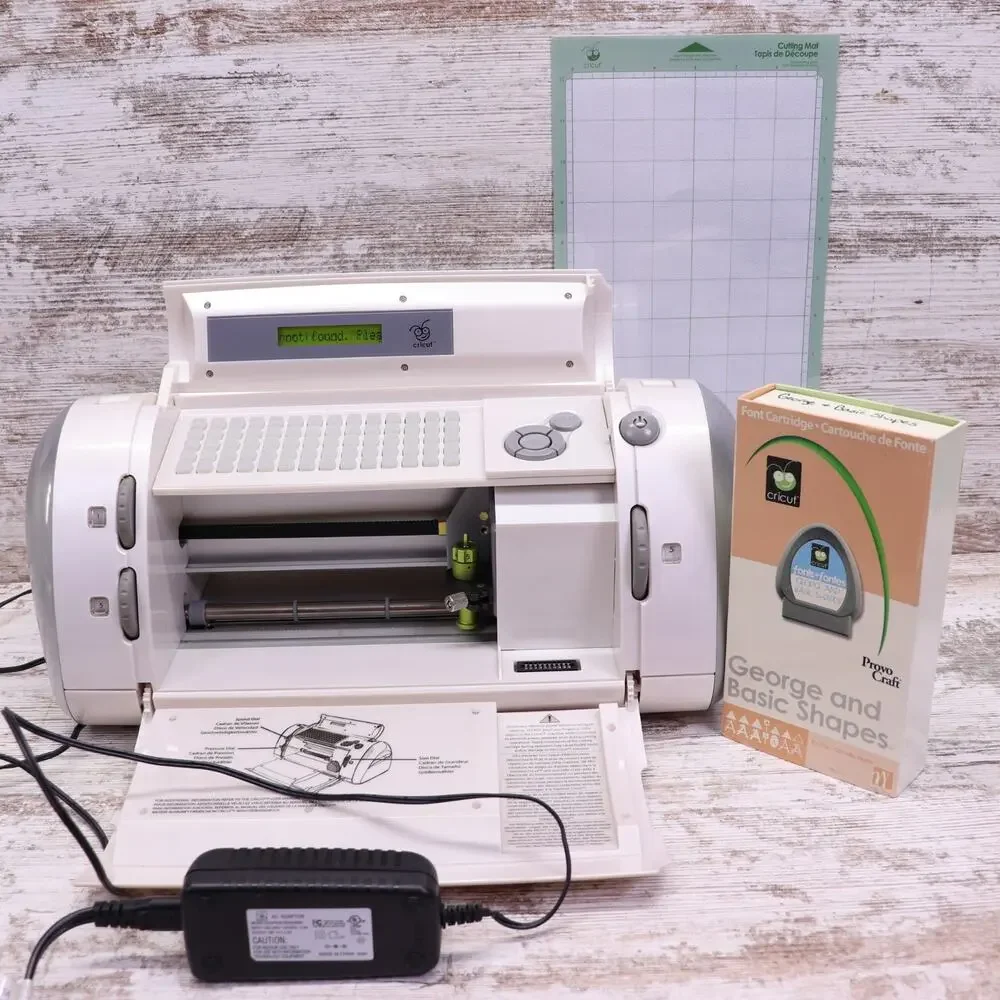 Cricut Personal Electronic Cutter Machine CRV001 Power Supply & George Cartridge